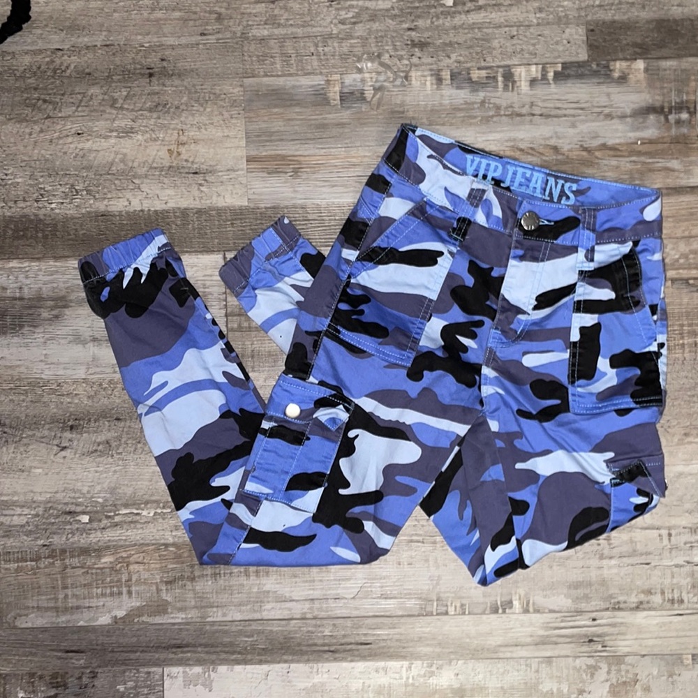 VIP jeans blue camouflage cargo style pants size 1/2